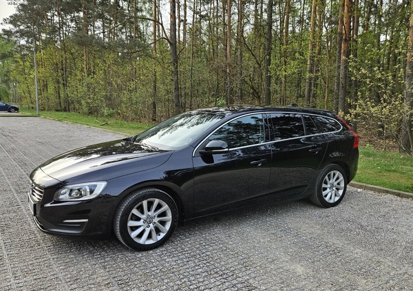 Volvo V60 cena 39900 przebieg: 291000, rok produkcji 2014 z Łomianki małe 529